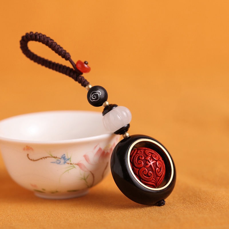 moc-khoa-phong-thuy-mat-chu-sa-phu-quy