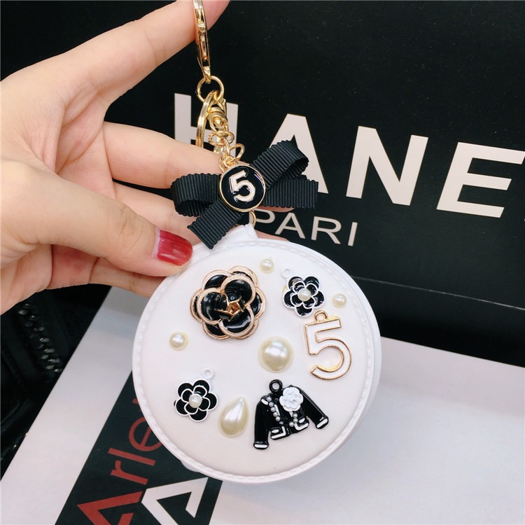 moc-khoa-xe-chanel-no5 