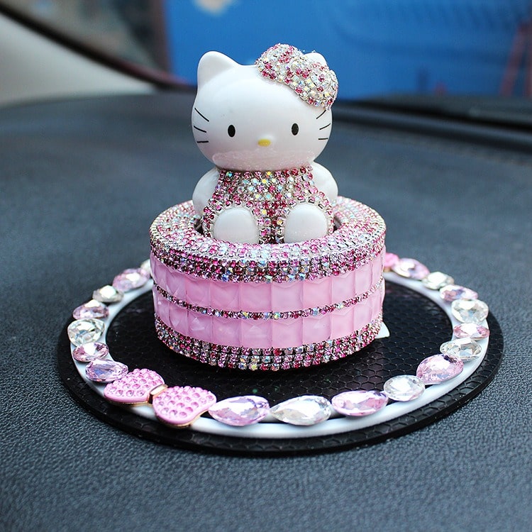 nuoc-hoa-o-to-hinh-hello-kitty