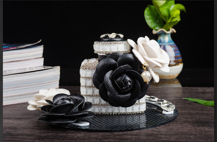 nuoc hoa xe oto trang tri 