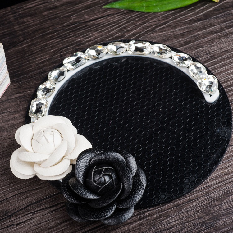 nuoc hoa xe oto trang tri 