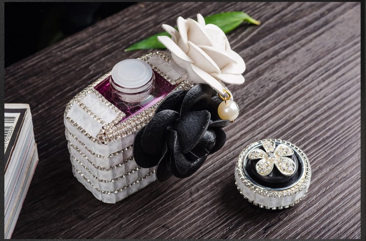 nuoc hoa xe oto trang tri 