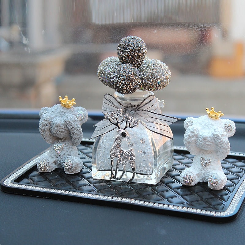 phu kien trang tri oto nuoc hoa