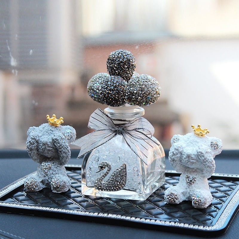 phu kien trang tri oto nuoc hoa