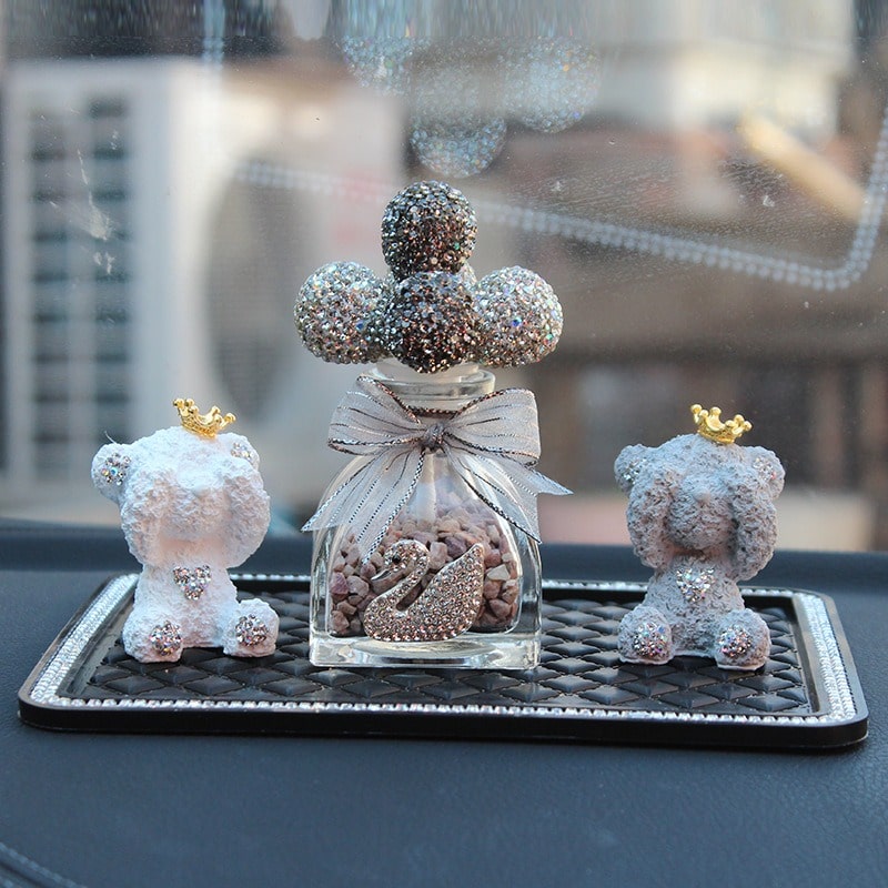 phu kien trang tri oto nuoc hoa