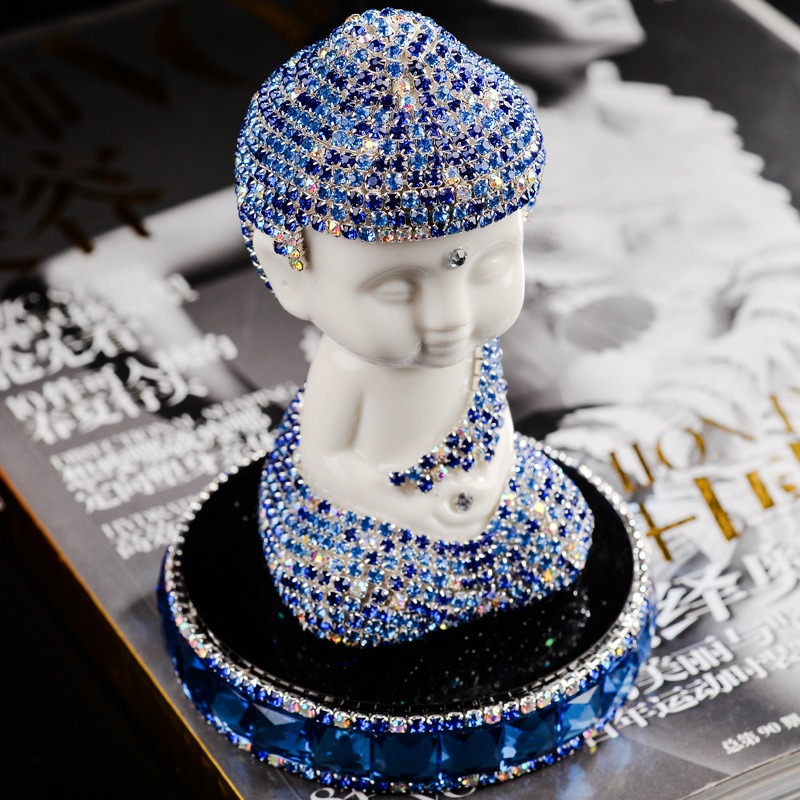 tuong-phat-de-oto-gan-da-ket-hop-nuoc-hoa