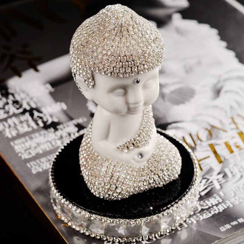 tuong-phat-de-oto-gan-da-ket-hop-nuoc-hoa