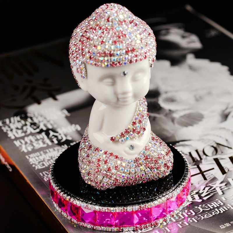 tuong-phat-de-oto-gan-da-ket-hop-nuoc-hoa