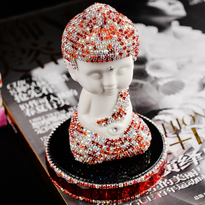 tuong-phat-de-oto-gan-da-ket-hop-nuoc-hoa