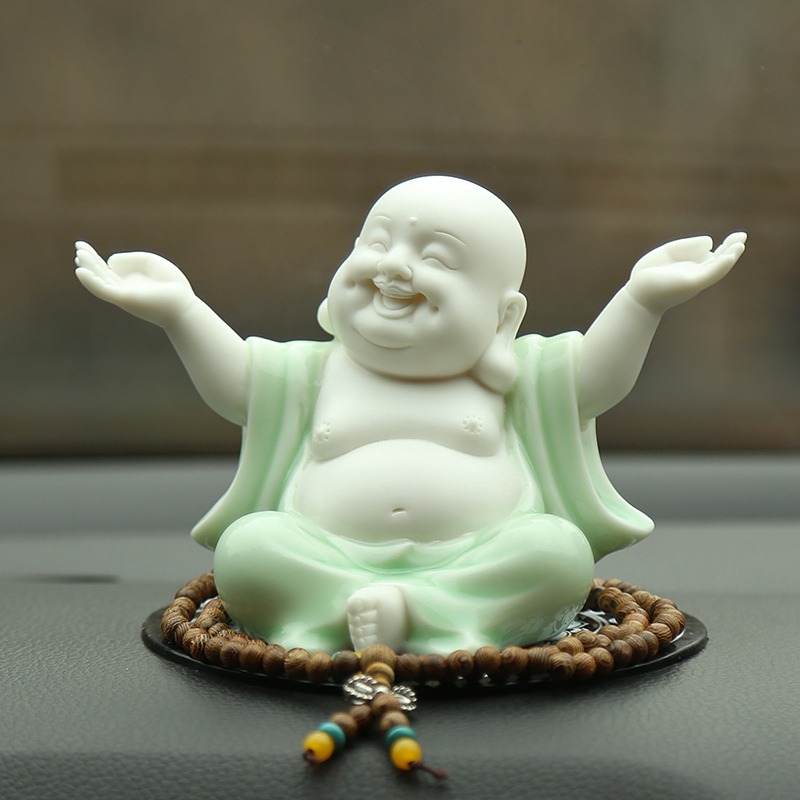 Tượng Phật Di Lặc may mắn để xe oto làm bằng gốm sứ
