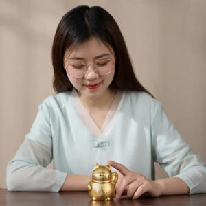 Tượng Mèo Thần Tài May Mắn Để Taplo Ô Tô